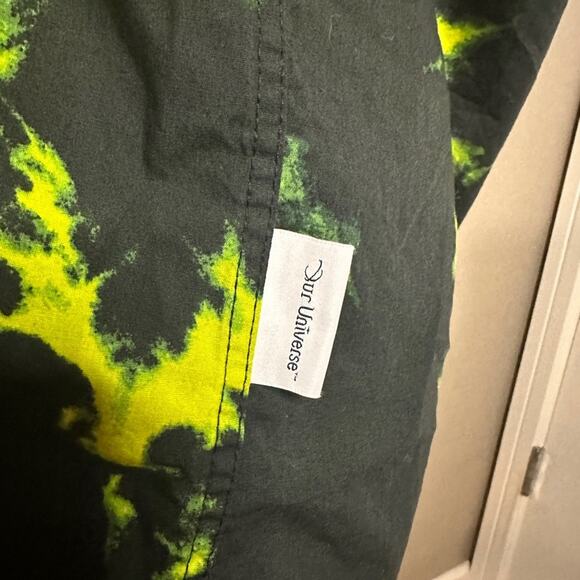 Disney Nightmare Before Christmas Our Universe Button-up short sleeve shirt S - Picture 8 of 12